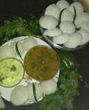 Idli with sambhar and chutney