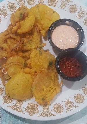 A picture of Potato onion bhaji.