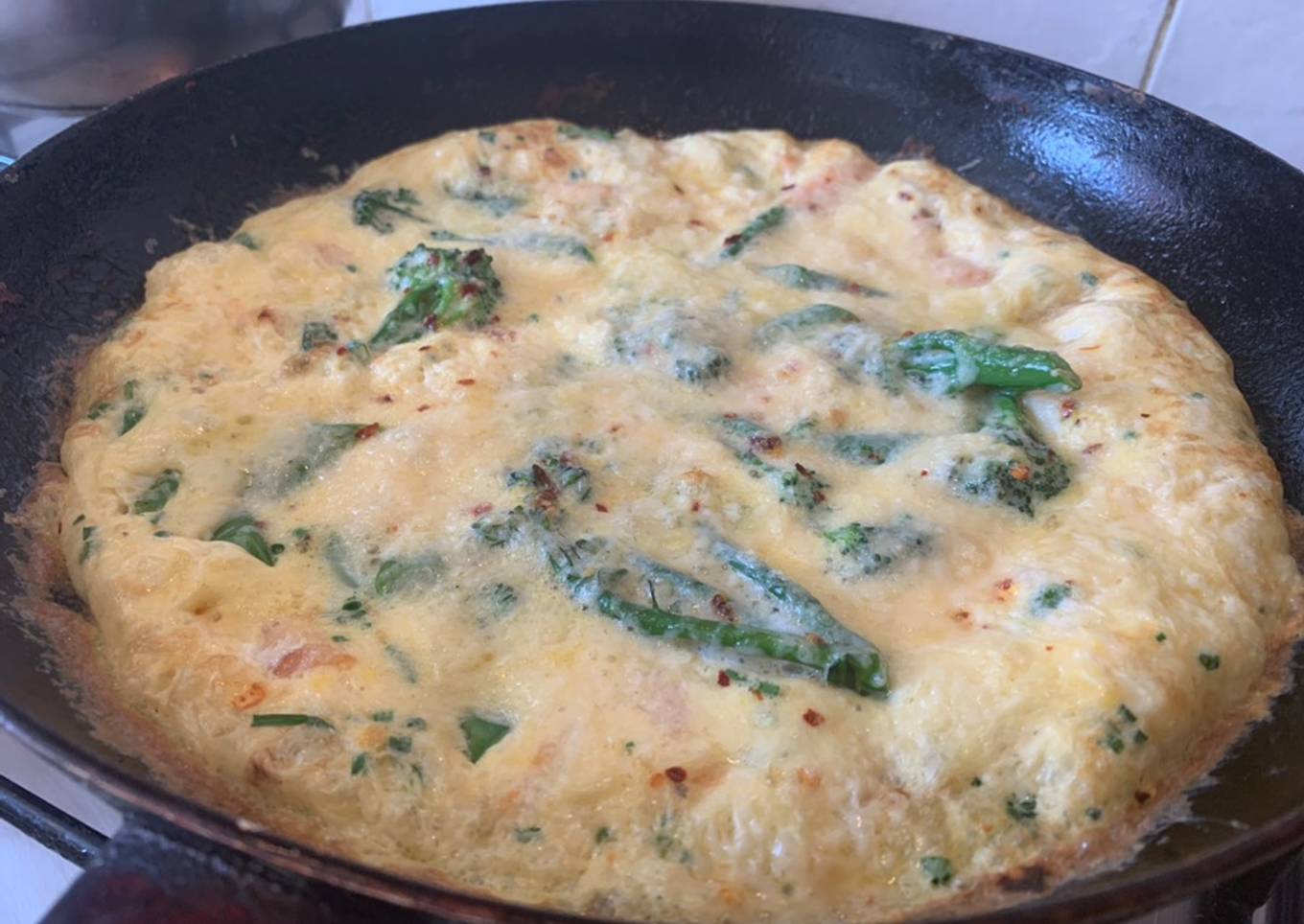 Smoked salmon and Tenderstem broccoli (or asparagus) frittata