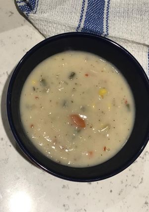 A picture of Cream of vegetable soup.