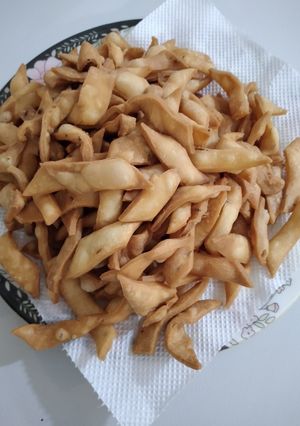 A picture of Namak pare 🌺.