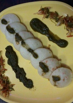 A picture of Rawa Stuffed Idlis.