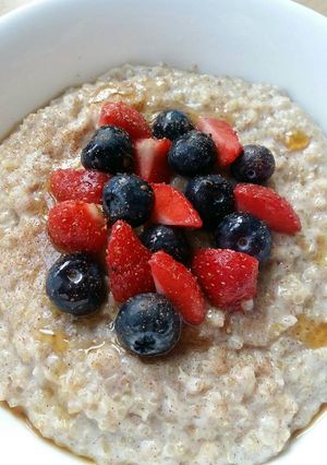 A picture of Vickys Oat & Quinoa Porridge, GF DF EF SF NF.
