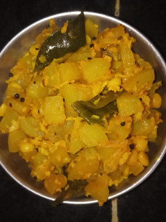 சுரைக்காய் பொரியல் செய்முறை முக்கிய புகைப்படம்