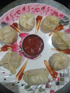 मसाला मोमोज (masala momos recipe in marathi) रेसिपी चे मुख्य फोटो