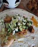 Tacos de pechuga pollo, pico de gallo y especias
