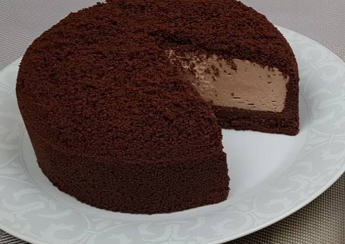 Простой творожный торт без выпечки с печеньем