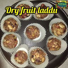 A picture of Dry Fruit Bites.