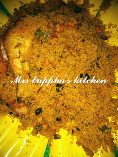 Fried cous-cous with grilled chicken ainihin hoton girkin