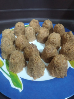 અડદિયા (Adadiya Recipe In Gujarati) રેસીપી મુખ્ય ફોટો