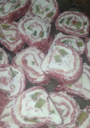 Una foto de Arrolladitos de salame