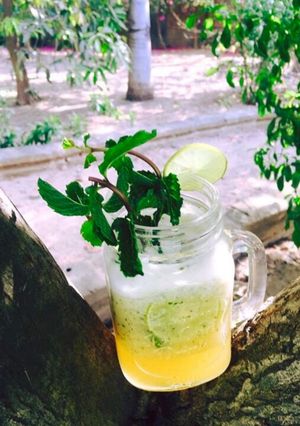 A picture of Pineapple mint juice.
