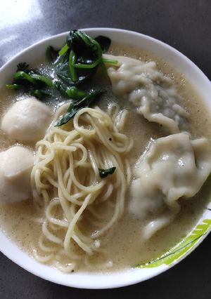 A picture of Dumpling Noodle.