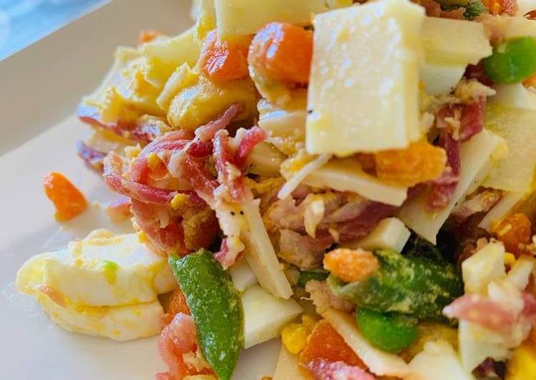 Ensaladilla a mi estilo🥔🥕🥚🧀