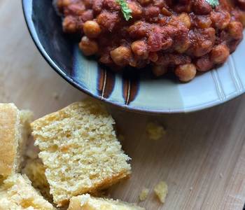 Fresh, Serving Recipe Vegan Chili and Sweet Cornbread  Delicious Steady