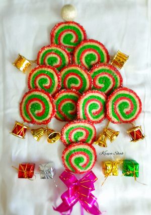 A picture of Christmas swirl cookies (eggless).