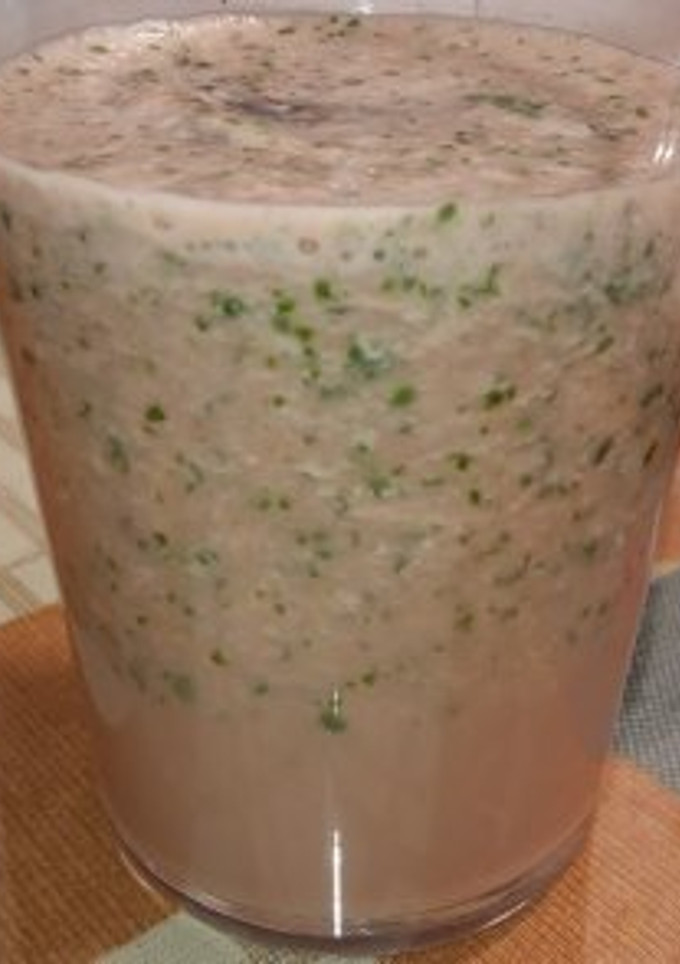 Una foto de Batido de sandía, espinacas y bebida vegetal