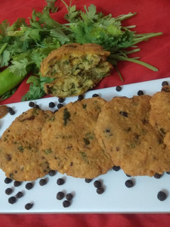 મોનસૂન સ્પેશિયલ વાટી દાળ વડા (monsoon special vati dal vada recipe in Gujarati) રેસીપી મુખ્ય ફોટો