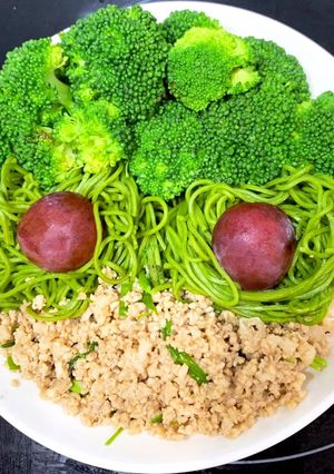 Hình của món Mì cải kale và thịt băm súp lơ xanh.