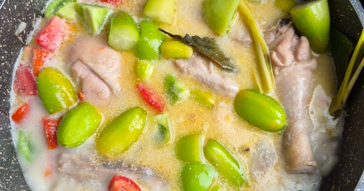 Sop Ayam Garang Asem