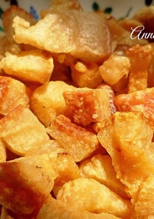 Hình của món Tóp mỡ da giòn rụm.