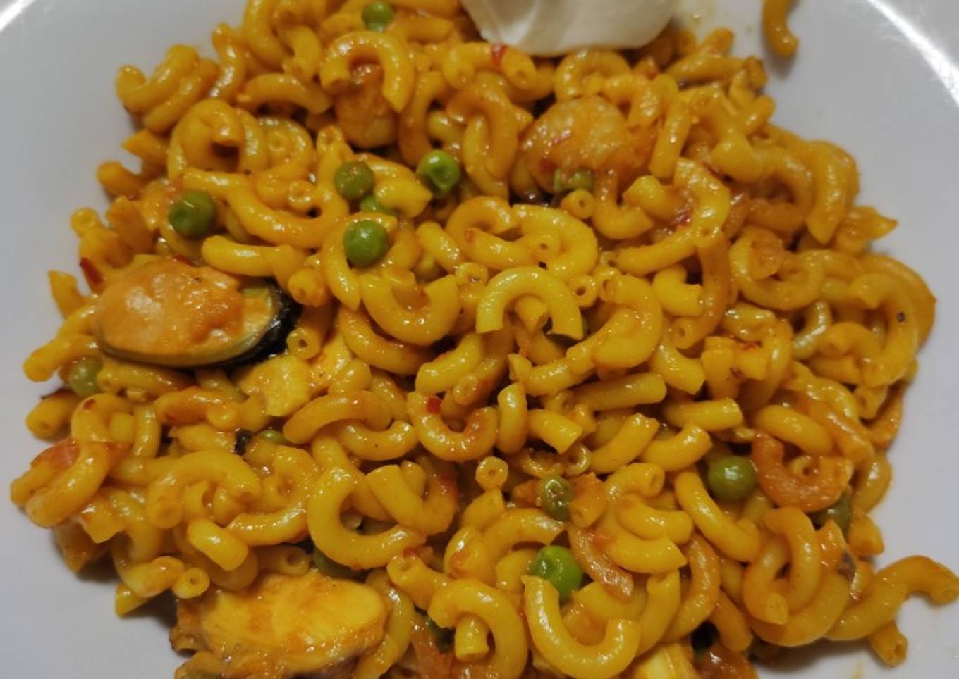 Fideuá con frutos del mar