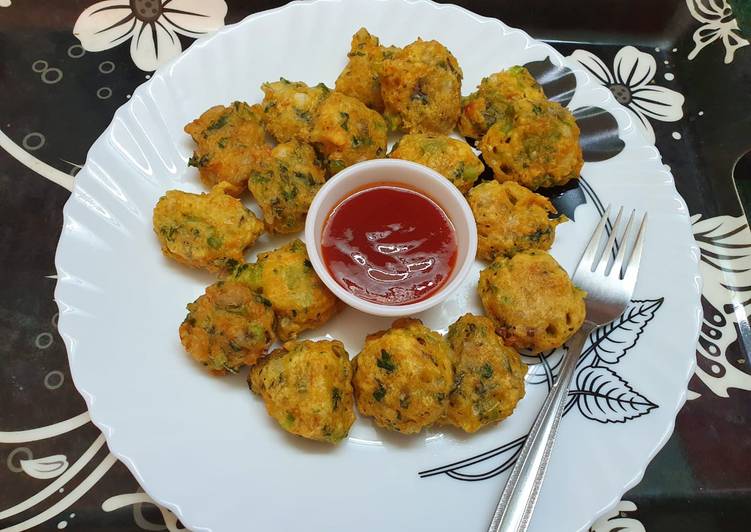 Crispy Mixed Veg Egg Pakoda
