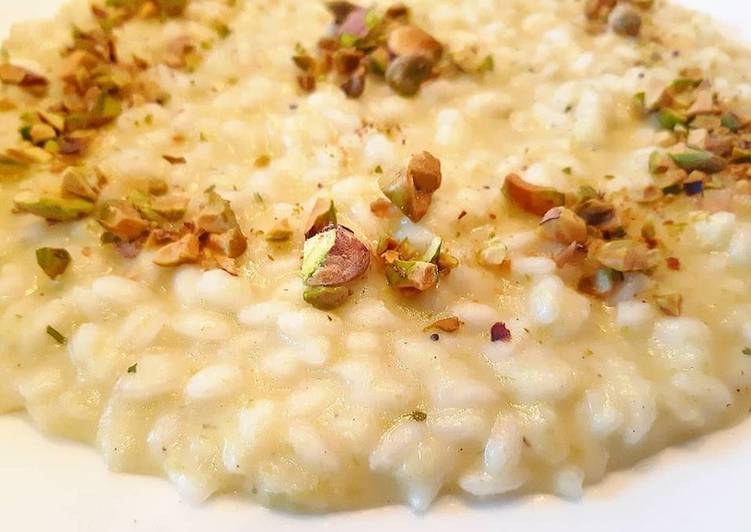 Risotto di porri e baccalà con pistacchi