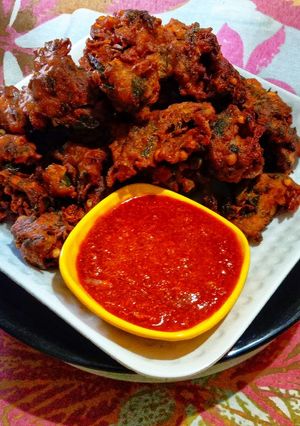 ક્રિસ્પી પાલક પકોડા (Crispy Palak Pakoda Recipe In Gujarati) રેસીપી મુખ્ય ફોટો