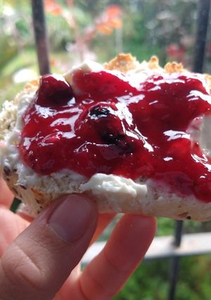 Una foto de Mermela de frutillas y arándanos