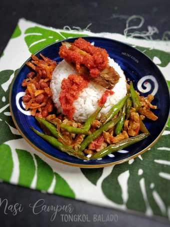 Cara Mudah Membikin Resep Nasi Campur Tongkol Balado yang Lezat Anti Ribet, Lezat Sekali