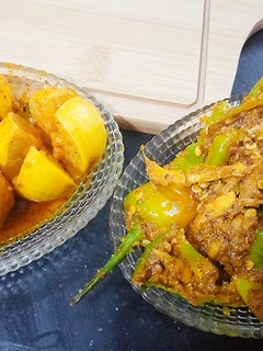 A picture of Hari mirch adrek or leemo ka achar.