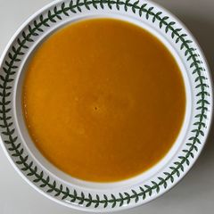 A picture of Über Simple Use-up Carrot & Parsnip Soup.