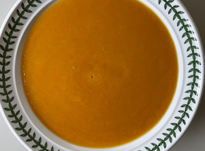 A picture of Über Simple Use-up Carrot & Parsnip Soup.