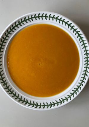 A picture of Über Simple Use-up Carrot & Parsnip Soup.
