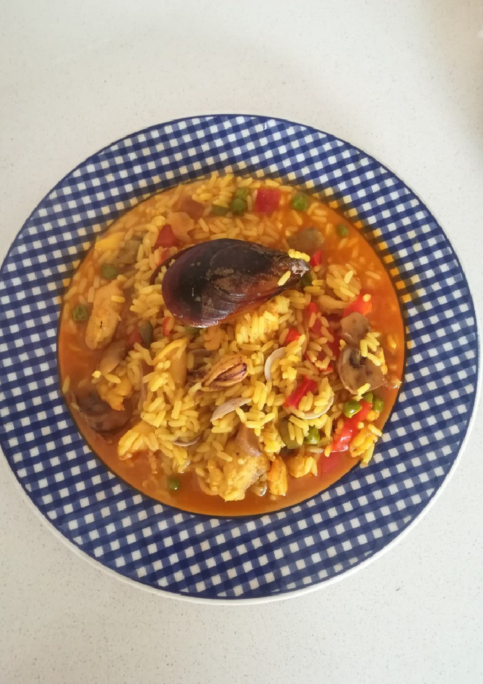 Una foto de Arroz caldoso de pescado (Olla Gm g)