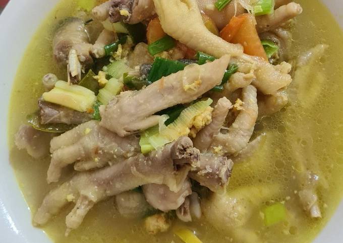 Ceker Ayam Kampung kuah soto