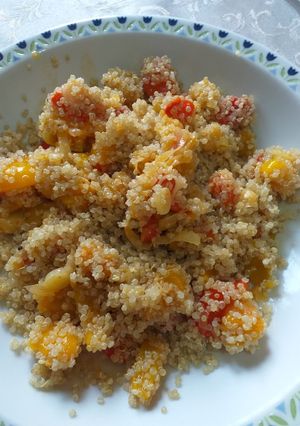 Foto di Quinoa con peperoni e porri