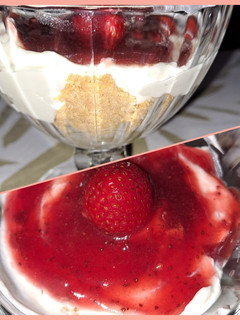 Φωτογραφία της συνταγής Εύκολο cheesecake!!! Να το πιεις.. (μάλλον φας 😄) στο ποτήρι!!🍓🍨