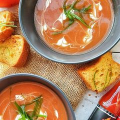 A picture of Tomato soup.