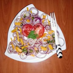 Raw turmeric & onion salad 🥗 A picture of Raw turmeric & onion salad 🥗.