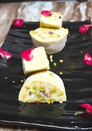 হেলদি টেস্টি কুলফি (healthy tasty kulfi recipe in Bengali) রেসিপির প্রধান ছবি