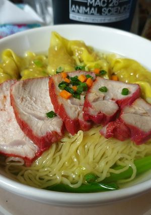 รูปของ บะหมี่เกี๊ยวหมูแดง