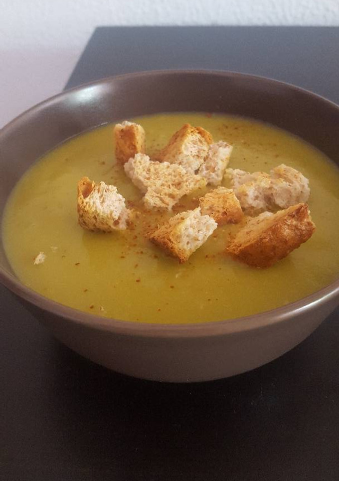 Una foto de Puré de espárragos trigueros y puerro (light)