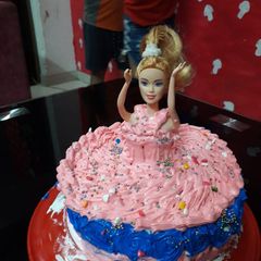 A picture of Doll cake.