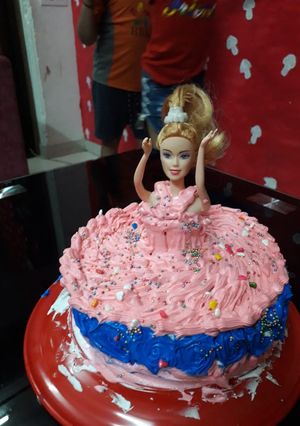 A picture of Doll cake.