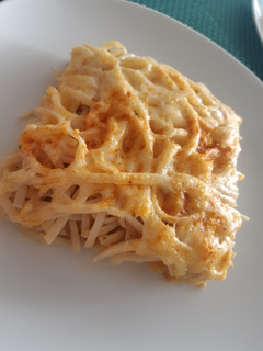 Una foto de Tallarines con queso y cebolla estilo Alicia 🧀