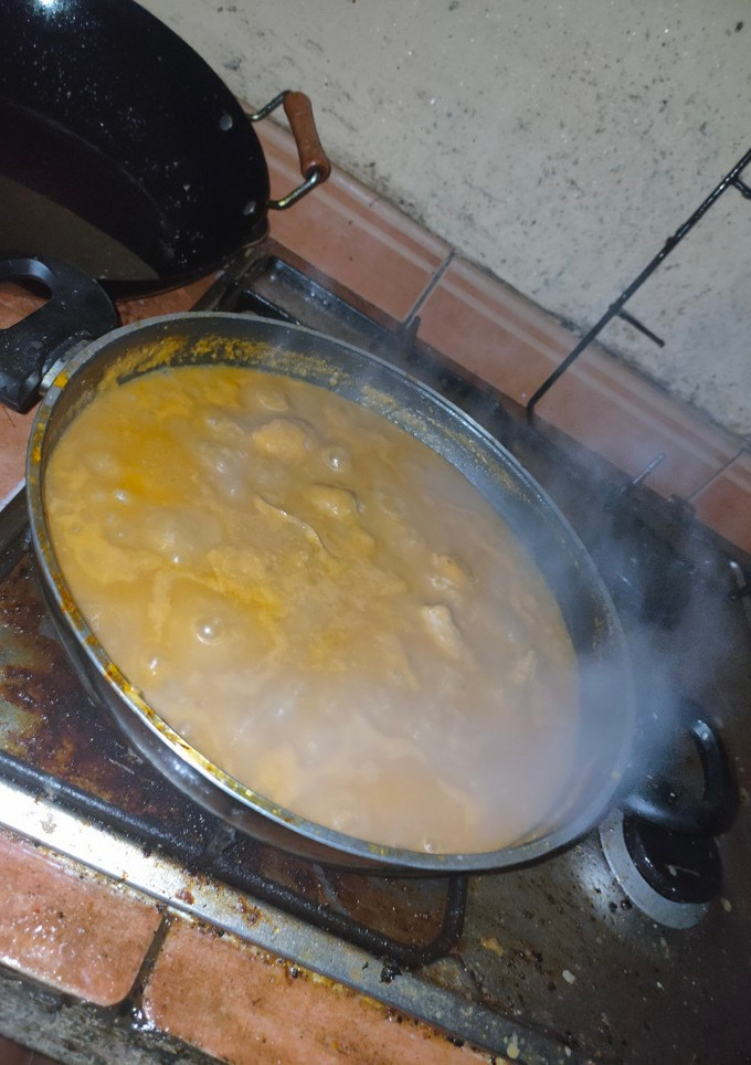 Una foto de Guiso de papas con champiñones y jarrete