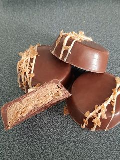 Une photo de Chocolats au gianduja croustillant