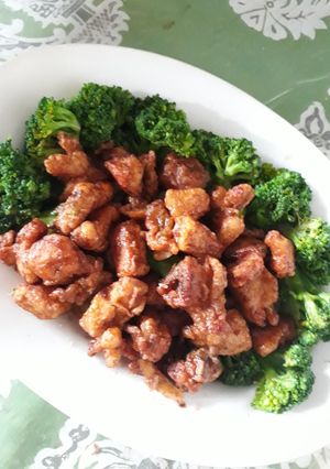 Foto resep Ayam crispy saus mentega with brocoli